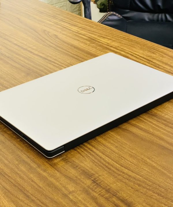 Laptop Dell Precision 5540 i7 9850H - Ram 16 - SSD 256 - T1000 - FHD 17 dell precision 5540 2