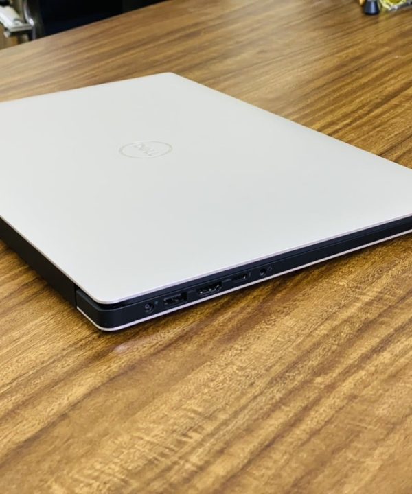 Laptop Dell Precision 5540 i7 9850H - Ram 16 - SSD 256 - T1000 - FHD 16 Laptop Dell Precision 5540 i7 9850H - Ram 16 - SSD 256 - T1000 - FHD