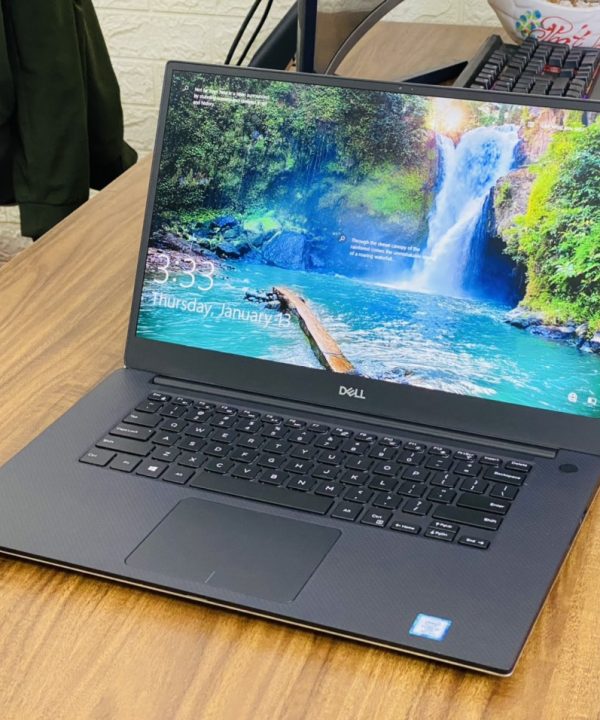 Laptop Dell Precision 5540 i7 9850H - Ram 16 - SSD 256 - T1000 - FHD